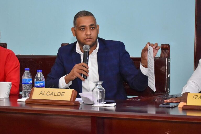 Alcalde Rafa Ortiz revela hay un regidor analfabeto en el Ayuntamiento de SPM