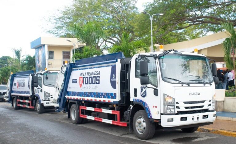 Ayuntamiento de Villa Hermosa adquiere camiones compactadores para modernizar recolección de desechos