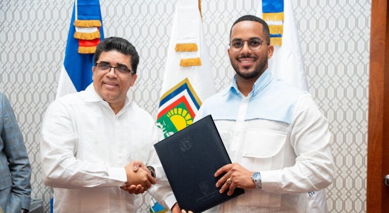 ITLA y Ayuntamiento SDE acuerdan ampliación de aulas y laboratorios en el municipio