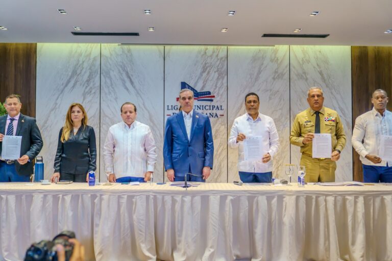 Liga Municipal Dominicana coordina con el gobierno central colaboración para ejecución de políticas migratorias en los territorios