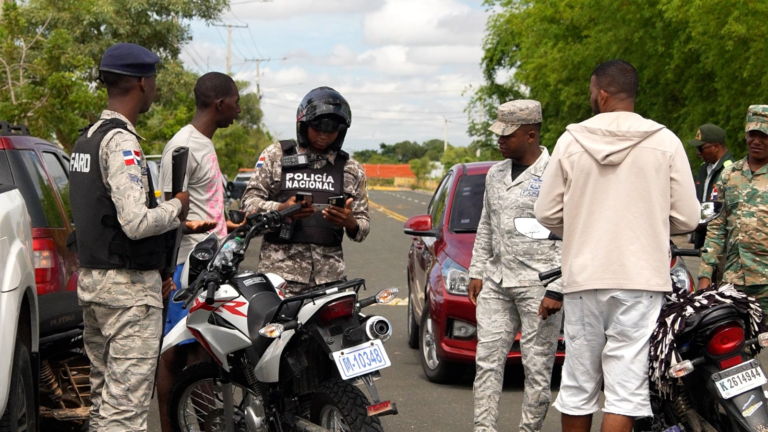 Retienen 40 motocicletas en operativo contra el desorden y la contaminación en Ciudad Juan Bosch