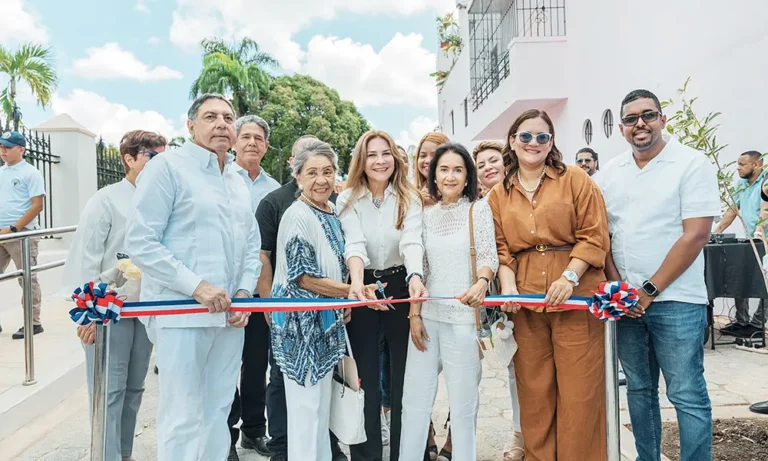 Inauguran Plaza de la Memoria en cementerio