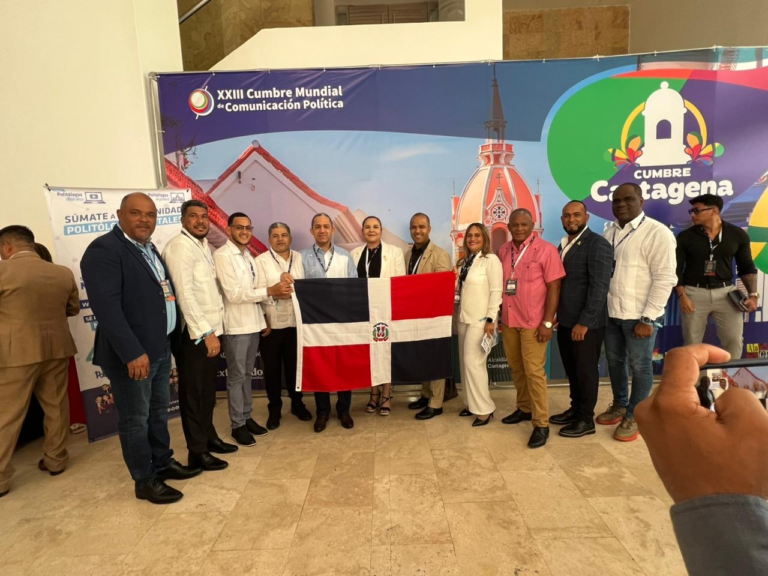 Alcaldía de Santiago participa en la XXIII Cumbre Mundial de Comunicación Política en Cartagena
