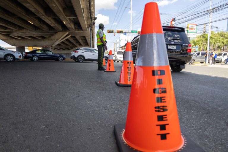 Intrant prohíbe uso de «medio casco»: reitera que solo los homologados están permitidos