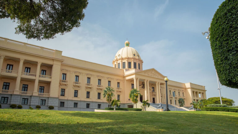 5 años de gestión del Presidente Abinader: provincia Santo Domingo se llevó el pastel más grande en descentralización de la inversión pública