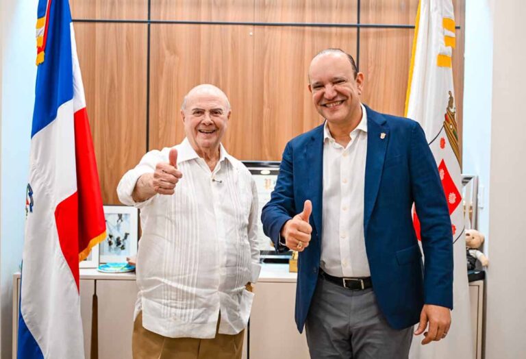 Hipólito Mejía visita el Ayuntamiento de Santiago y respalda gestión de Ulises Rodríguez