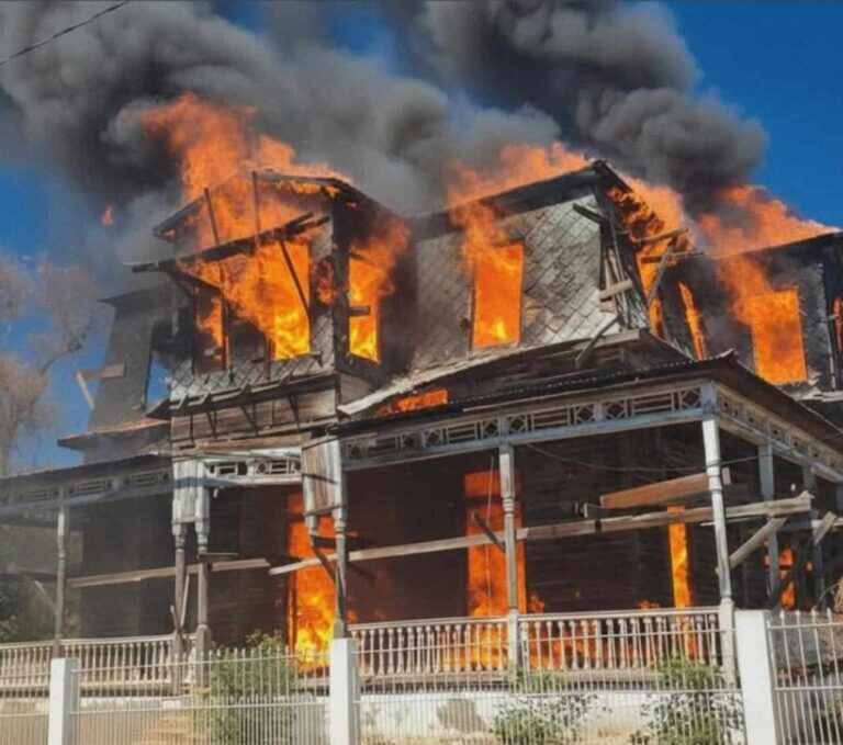 Investigan posibles causas de incendio en la Villa Doña Emilia