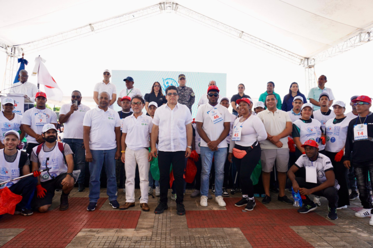 La JICA del Japón y Ayuntamiento de SDE celebran Spogomi: Competencia de reciclaje