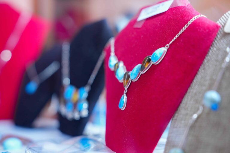 El larimar ha superado las 230,000 libras exportadas en lo que va del 2025