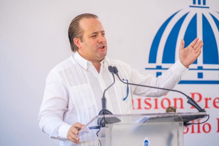 Paliza entrega nueva estación de la Policía Nacional en Sosua; anuncia plan de relanzamiento y puesta en valor del destino