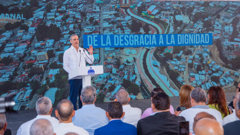 Presidente Abinader presenta avances del saneamiento del Arroyo Gurabo: inversión supera RD 3,265 millones; hay más de 12,000 familias impactadas y 1,200 reubicadas