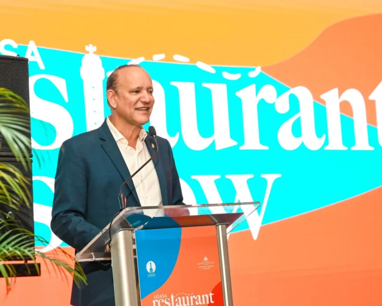 Alcalde Ulises Rodríguez resalta crecimiento gastronómico y turístico de Santiago