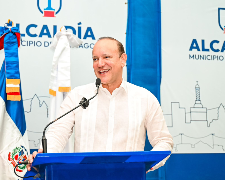 FITUR impulsa conectividad aérea y turismo en Santiago, según alcalde Ulises Rodríguez