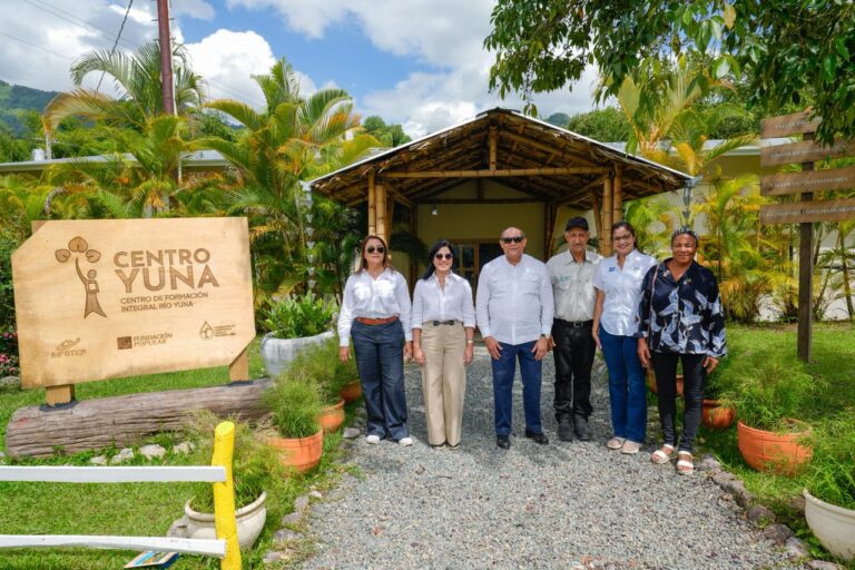 El Infotep inaugura centro de formación número 63, en Loma de Blanco, con apoyo de la Fundación Popular