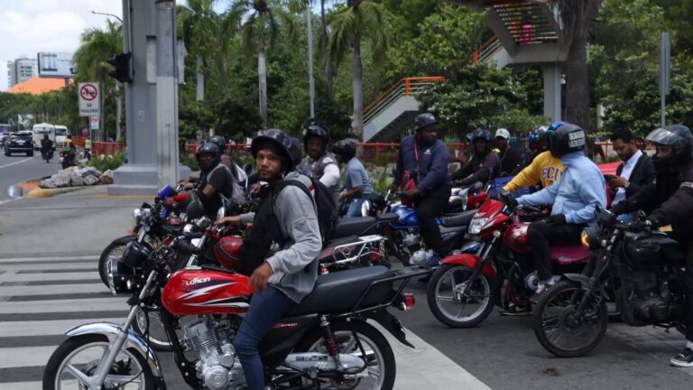 Dos millones de motoristas no están regularizados y el plan sigue en punto muerto