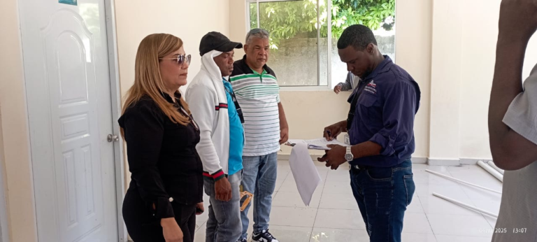 Alcaldesa de Bahoruco gestiona levantamiento para agilizar terminación de funeraria municipal