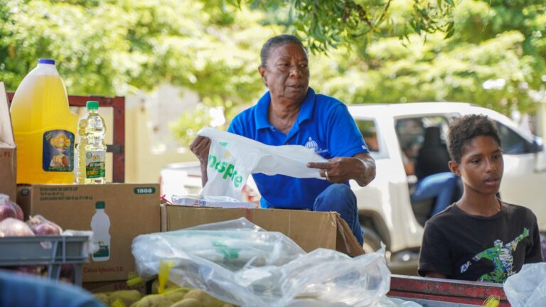 Inespre beneficia a familias afectadas por las lluvias de la tormenta Melissa con productos en oferta