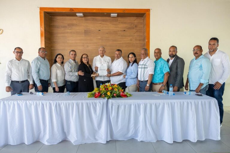 Gobierno entrega más de RD$50 millones para impulsar infraestructuras en el municipio Licey al Medio
