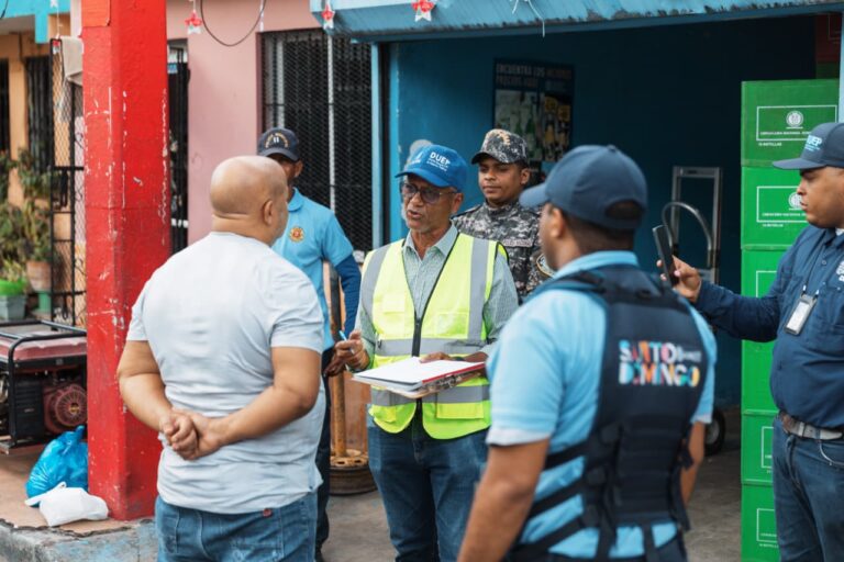 ADN realiza operativos de recuperación de espacios en los ensanches La Fe y Kennedy