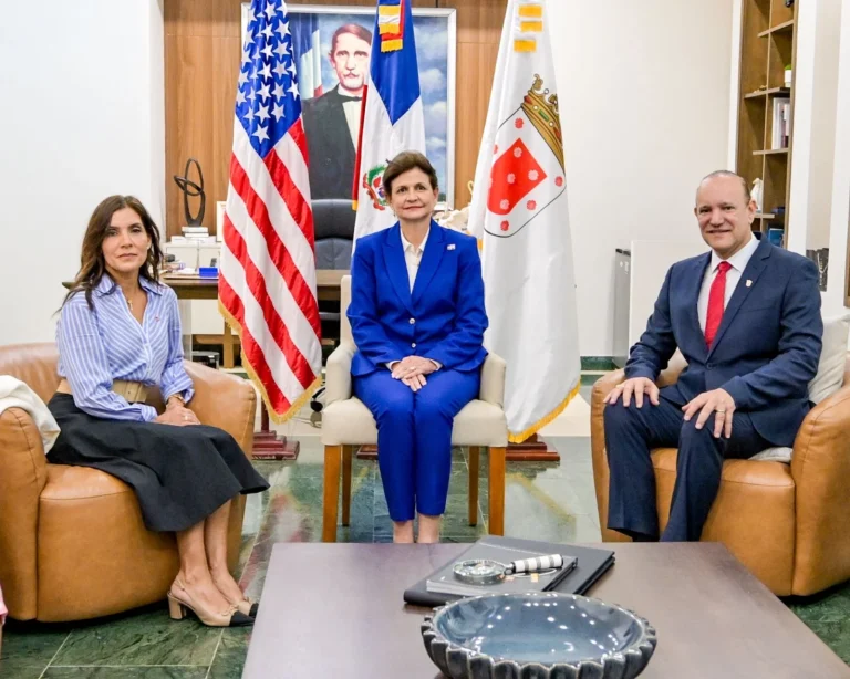 Alcalde Ulises Rodríguez recibe visita de la embajadora de Estados Unidos y la vicepresidenta Raquel Peña en SantiagoSantiago de los Caballeros