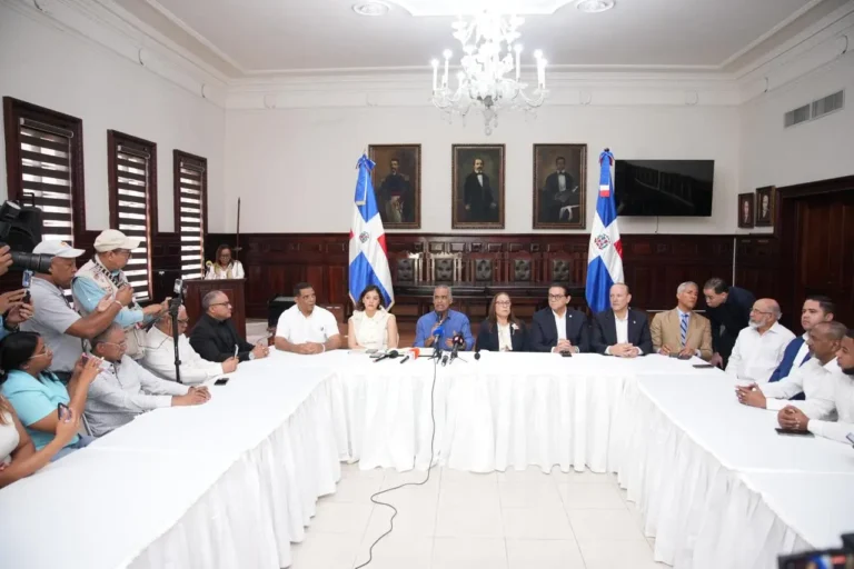 Ministro Joel Santos reitera no existe plan de explotación en la cordillera Septentrional