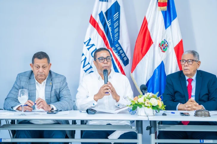 Liga Municipal Dominicana presenta logros del primer año en segunda gestión de Víctor D’Aza