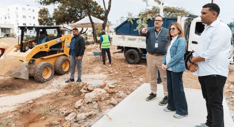 Alcaldesa Carolina Mejía supervisa avances en parques del Distrito Nacional