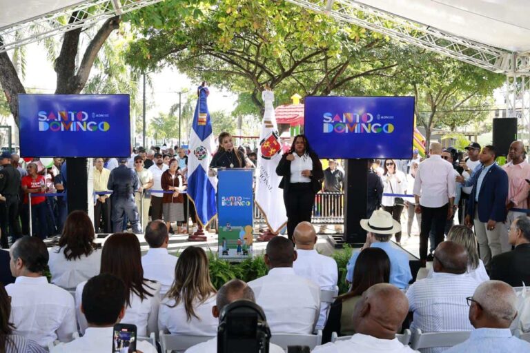 Alcaldesa Carolina Mejía inaugura primera etapa del parque-boulevard Pedro Livio Cedeño