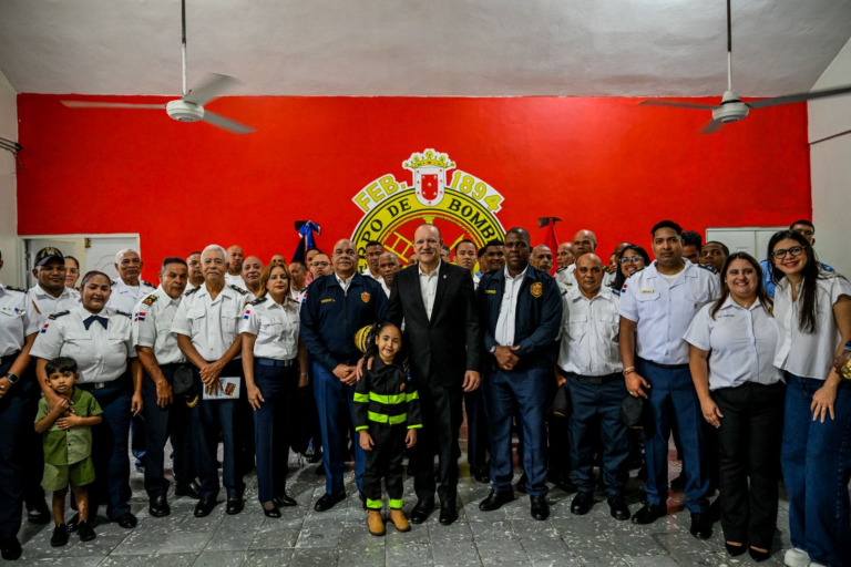 Alcalde Ulises Rodríguez destaca labor del Cuerpo de Bomberos y reafirma apoyo