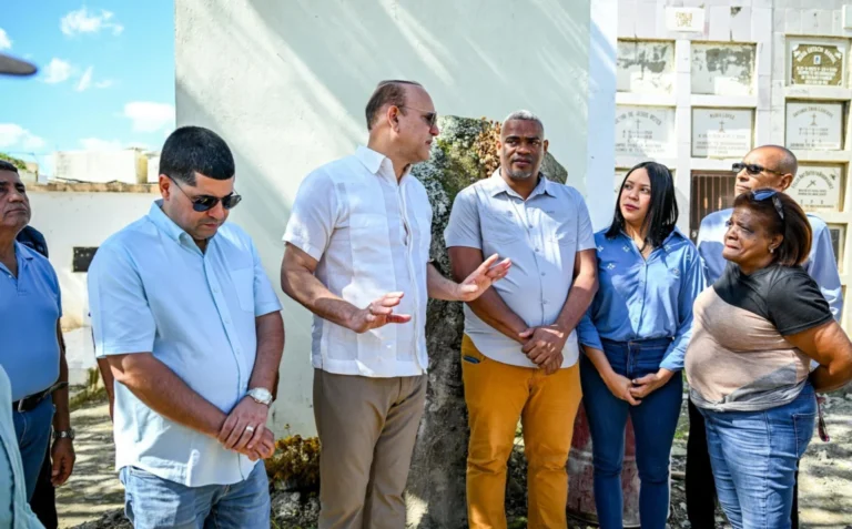 Alcalde Ulises Rodríguez supervisa obras en La Yagüita, Las Charcas y Bella Vista