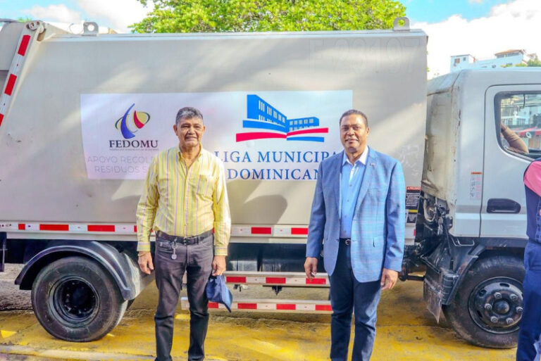 Fedomu y la LMD unen a la Alcaldía para intensificar la recogida de basura en Santo Domingo Oeste