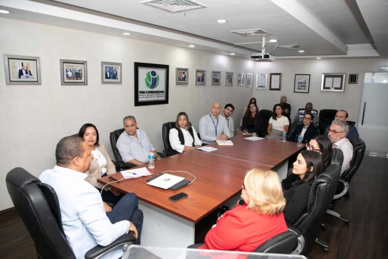 Pro Consumidor se reúne con supermercados por etiquetado y registro sanitario de líneas blancas