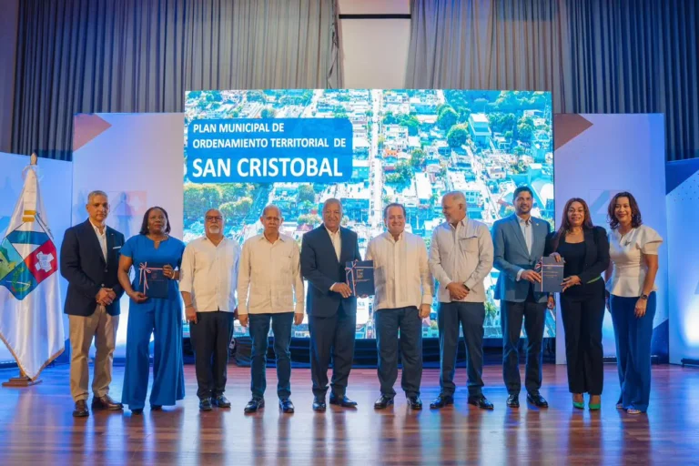 Gobierno presenta Plan de Ordenamiento Territorial de San Cristóbal para impulsar desarrollo urbano