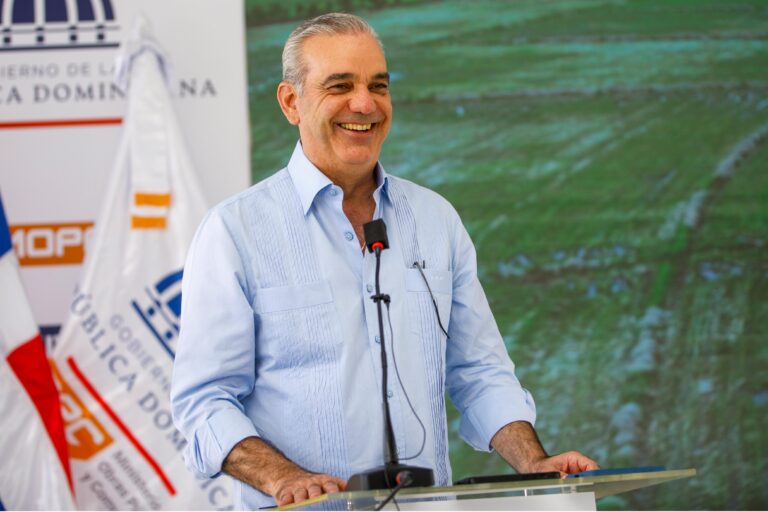 Presidente Abinader entrega Circuito Vial Bajo Yuna y transforma la vida de más de 30,000 personas en el nordeste