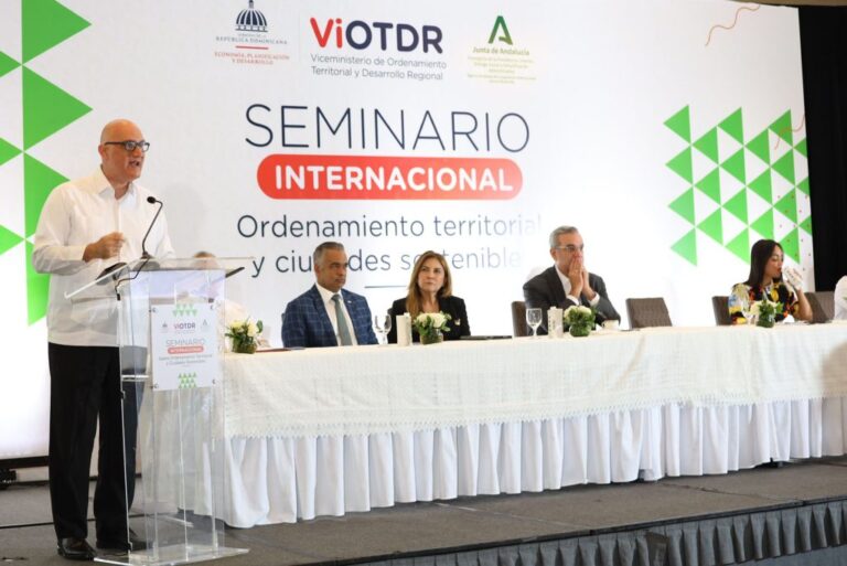 Presidente Abinader apertura seminario sobre ordenamiento territorial y ciudades sostenibles