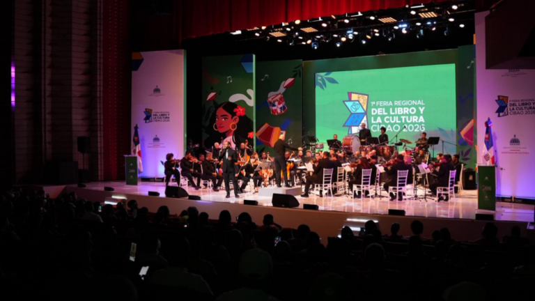 Vicepresidenta Raquel Peña y Roberto Ángel Salcedo clausuran Feria del Libro y la Cultura Cibao 2026