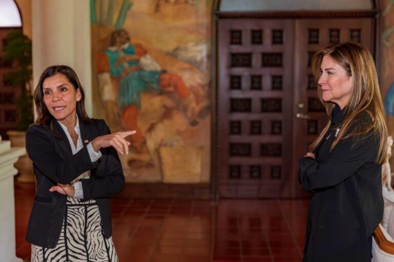 Embajadora Leah Campos y Carolina Mejía tratan temas de interés para RD y EE. UU.