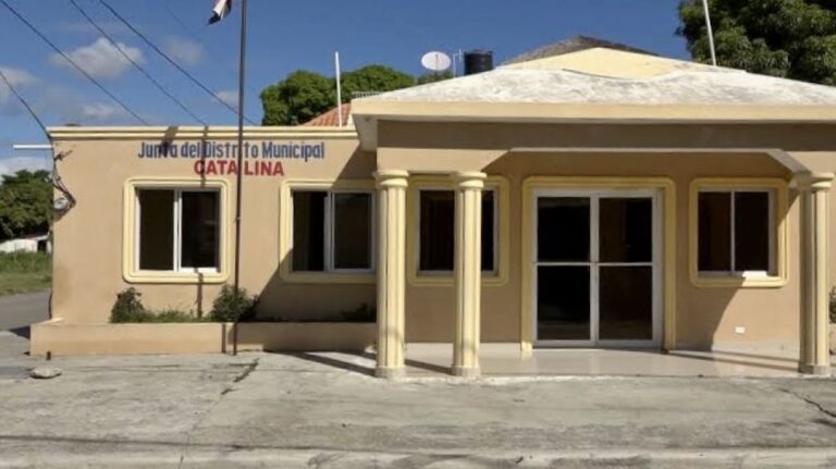 Proceso de comparación de precios para construcción de aceras y contenes distrito municipal Catalina
