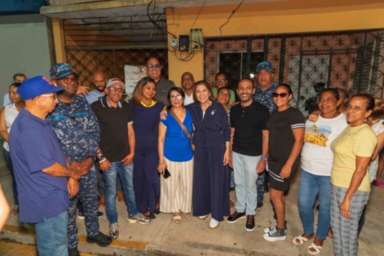 Alcaldía del DN entrega luminarias para fortalecer seguridad ciudadana en Don Bosco