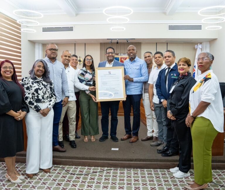 Concejo de Regidores de La Romana distingue a Benny Metz – El Nuevo Diario (República Dominicana)