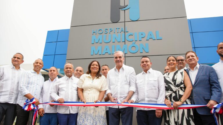 Gobierno inaugura remozado Hospital de Maimón con nueva Emergencia