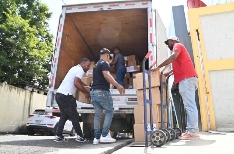 INABIE avanza en la distribución de utilería escolar y alcanza un 15 % de cobertura a nivel nacional