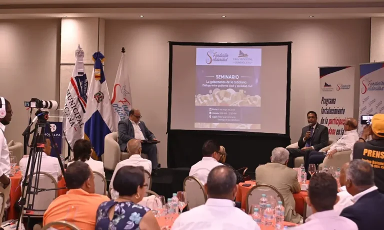 Un seminario promueve diálogo entre alcaldías y sociedad civil