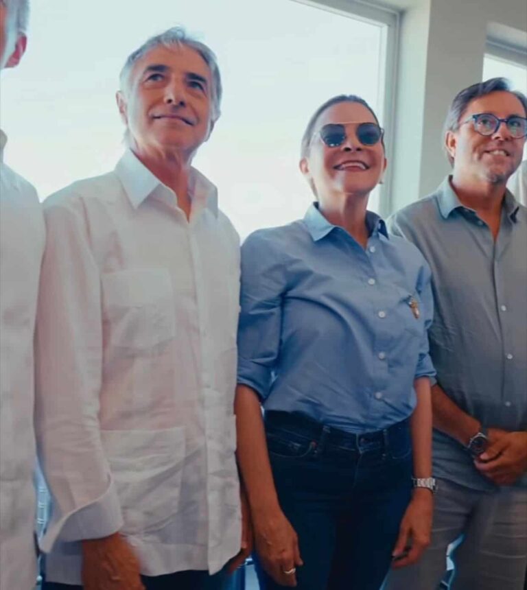 Carolina Mejía disfruta de las patronales de El Seibo y su tradicional cultura taurina