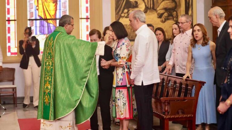 Abinader celebra su cumpleaños 59 con una misa de acción de gracias en el Palacio Nacional