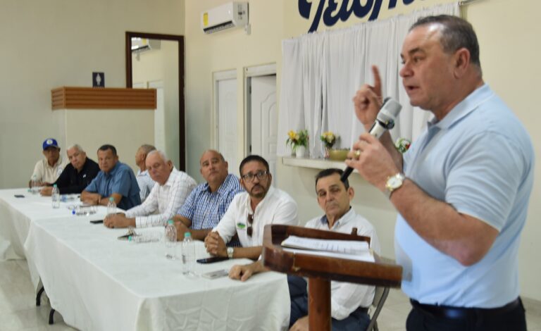 Agricultura y sector arrocero activan estrategia nacional para enfrentar el chinche de la espiga