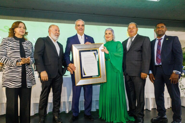 Amaprosan y principales asociaciones de comerciantes y mayoristas de la región del Cibao y Santo Domingo reconocen al presidente Abinader por priorizar transformación del Hospedaje Yaque