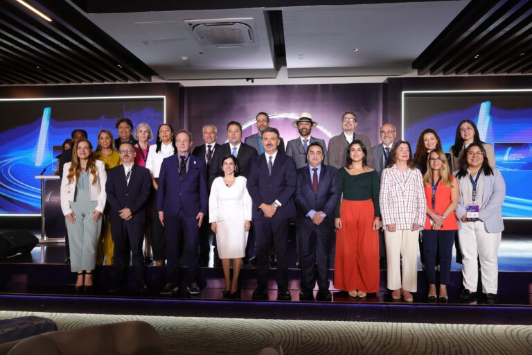 Americas Investment Forum 2026 genera intenciones de inversión por USD 4,151.3 millones en la región
