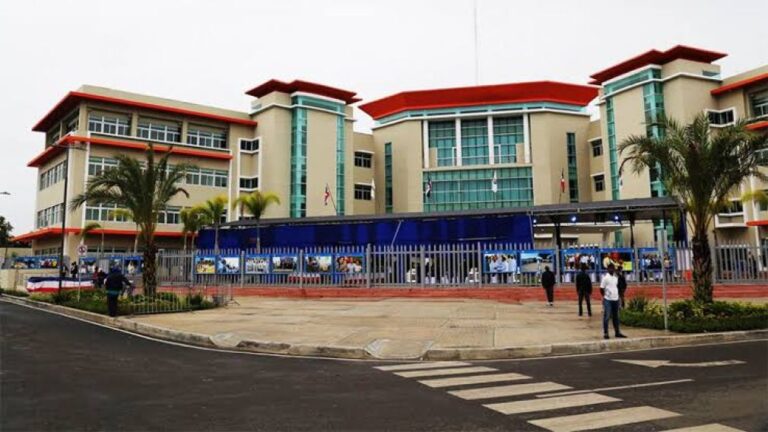 Ayuntamiento de Santo Domingo Este incrementa tarifas para vallas publicitarias