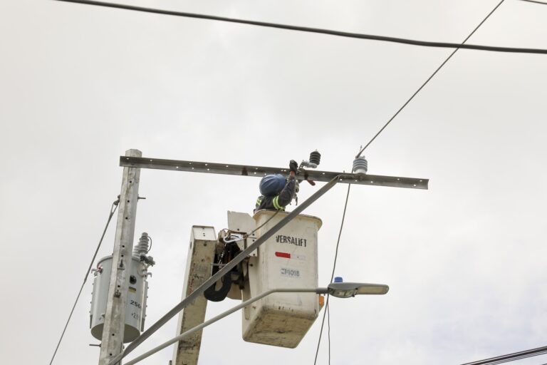 Edeeste garantiza suministro eléctrico en la Villa de los Atletas con circuito exclusivo para el complejo